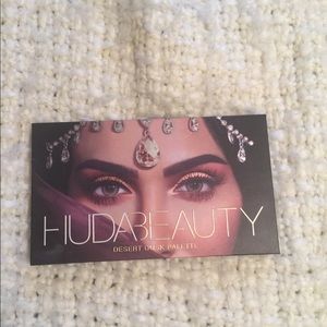 Huda Beauty Desert Dusk Palette